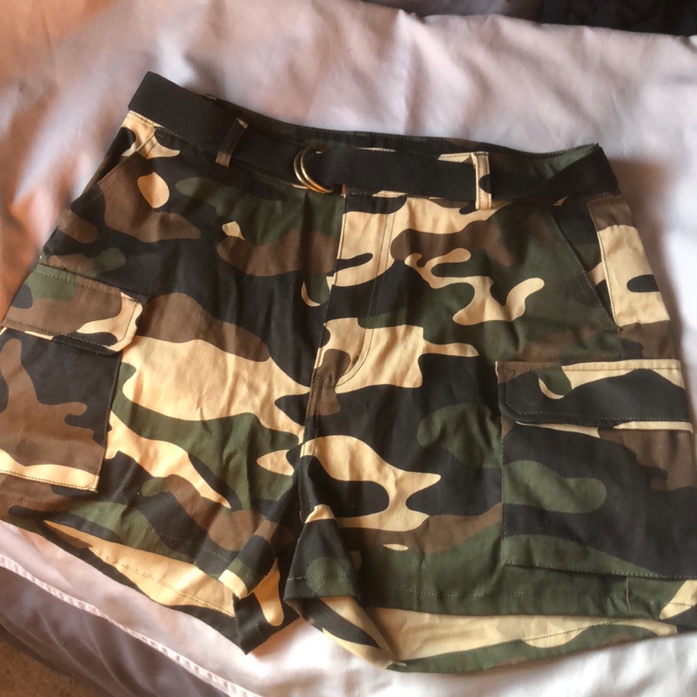 Camo Shorts w/Belt